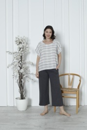 Пижама для женщин молодежная (футболка с брюками кюлоты) 92272